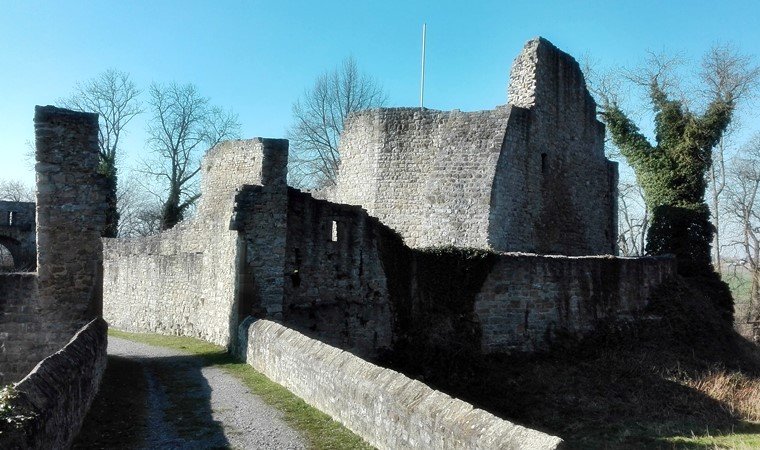 Die Burgruine Nippenburg bei Schwieberdingen - morbider Charme Die Burgruine Nippenburg bei Schwieberdingen - morbider Charme