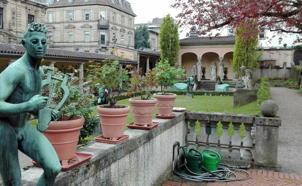 Das städtische Lapidarium Stuttgart: Durch die Geschichte wandeln 3 Das Lapidarium in Stuttgart - Entree-Bereich