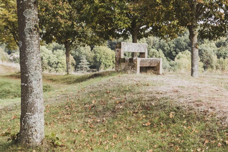 Zitadelle in Bitsch - Naturidyll mit alter Holzbank