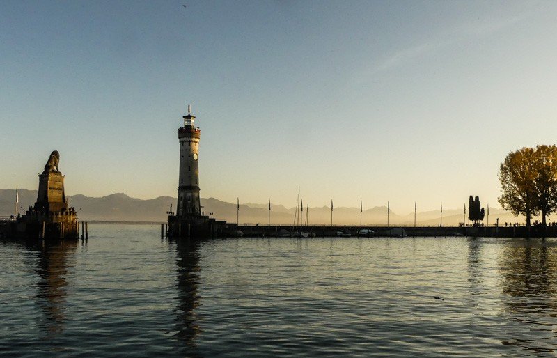 Traumhafter Sonnenuntergang in Lindau am Bodensee 2 Sonnenuntergang in Lindau mit Blick auf den Leuchtturm