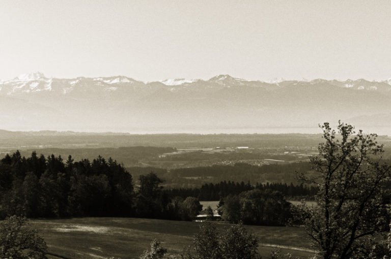 Der Höchsten im Linzgau mit tollen Blick Richtung Bodensee und Alpen Der Höchsten im Linzgau mit tollen Blick Richtung Bodensee und Alpen