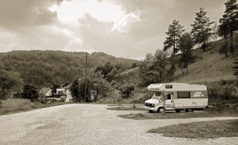 Wohnmobilstellplatz Bäralodge in Bärenthal auf der Schwäbischen Alb - Wir waren nicht lange allein. Wohnmobilstellplatz Bäralodge in Bärenthal auf der Schwäbischen Alb - Wir waren nicht lange allein.