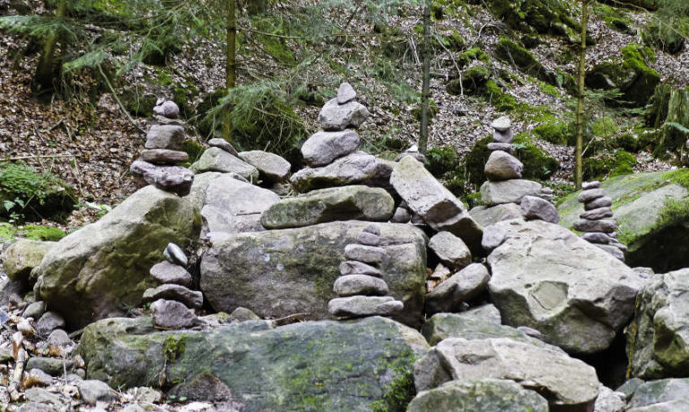 Die Wolfsschlucht bei Calw - die obligatorischen Steinmännchen