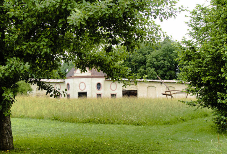 Kloster Inzigkofen - Oberes Donautal - Blick auf die Außenmauer