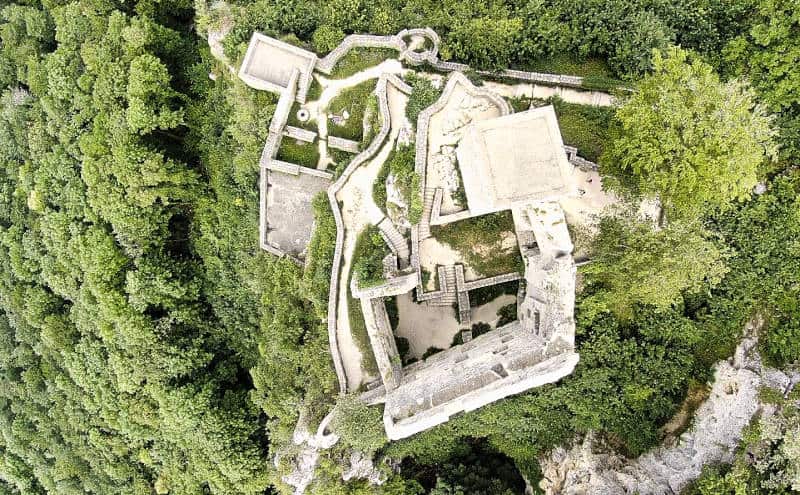 Die Ruine Reußenstein bei Neidlingen aus der Vogelperspektive