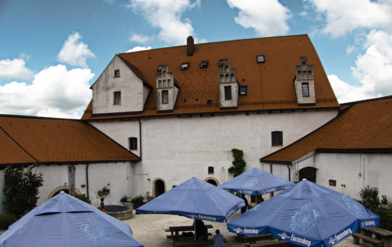 Burg Wildenstein Leibertingen mit Jugendherberge - die Burgschenke