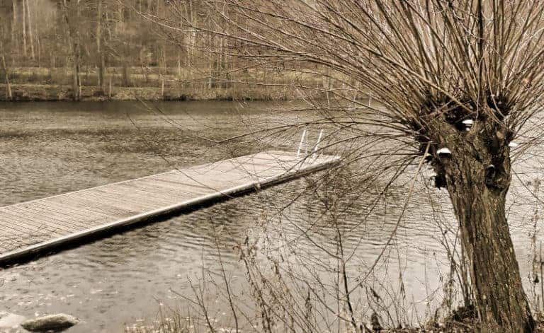 Bürgersee bei Kirchheim unter Teck - Badesteg mit Einstieg Bürgersee bei Kirchheim unter Teck - Badesteg mit Einstieg