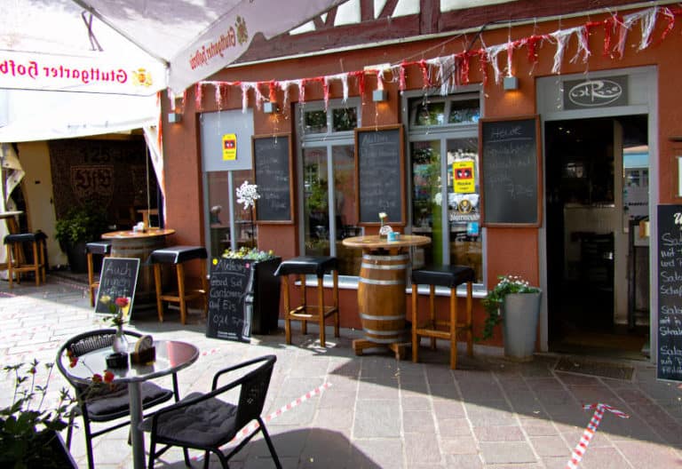 Cafe Bistro Courage Gerlingen - immer auf der Sonnenseite draußen sitzen Cafe Bistro Courage Gerlingen - immer auf der Sonnenseite draußen sitzen