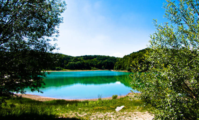 Glems Stausee - schwäbische Alb - Blick über den See Glems Stausee - schwäbische Alb - Blick über den See