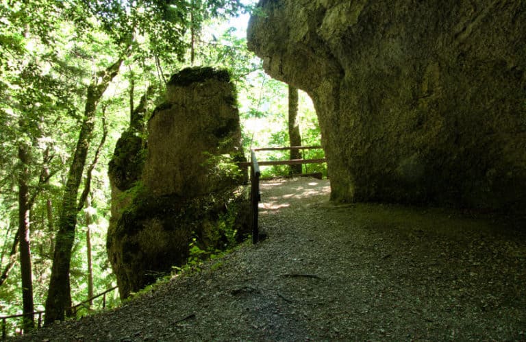 Grotten und Felsentor Inzigkofen - Blick auf das Felsentor Grotten und Felsentor Inzigkofen - Blick auf das Felsentor