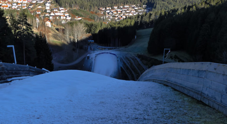 Skisprungschanze Schonach - Blick in den Abgrund Skisprungschanze Schonach - Blick in den Abgrund