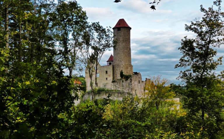 Burg Hornberg Neckarzimmern - Blick aus dem Südwesten auf die Ruine Burg Hornberg Neckarzimmern - Blick aus dem Südwesten auf die Ruine