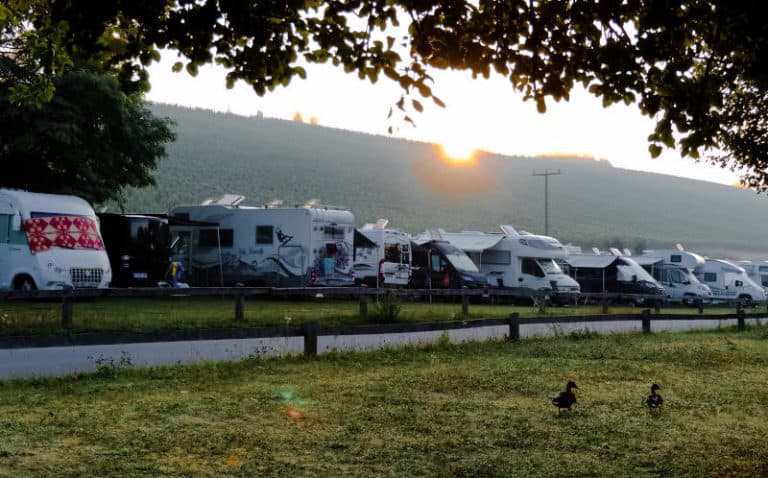 Der Wohnmobilstellplatz Gailingen kurz nach dem Sonnenaufgang Der Wohnmobilstellplatz Gailingen kurz nach dem Sonnenaufgang